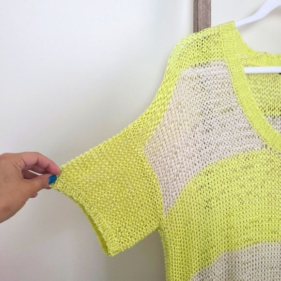 ⭐️40% Off⭐️ Calvin Klein Neon Lemon Color Block Stripe Sweater - Picture 5 of 10